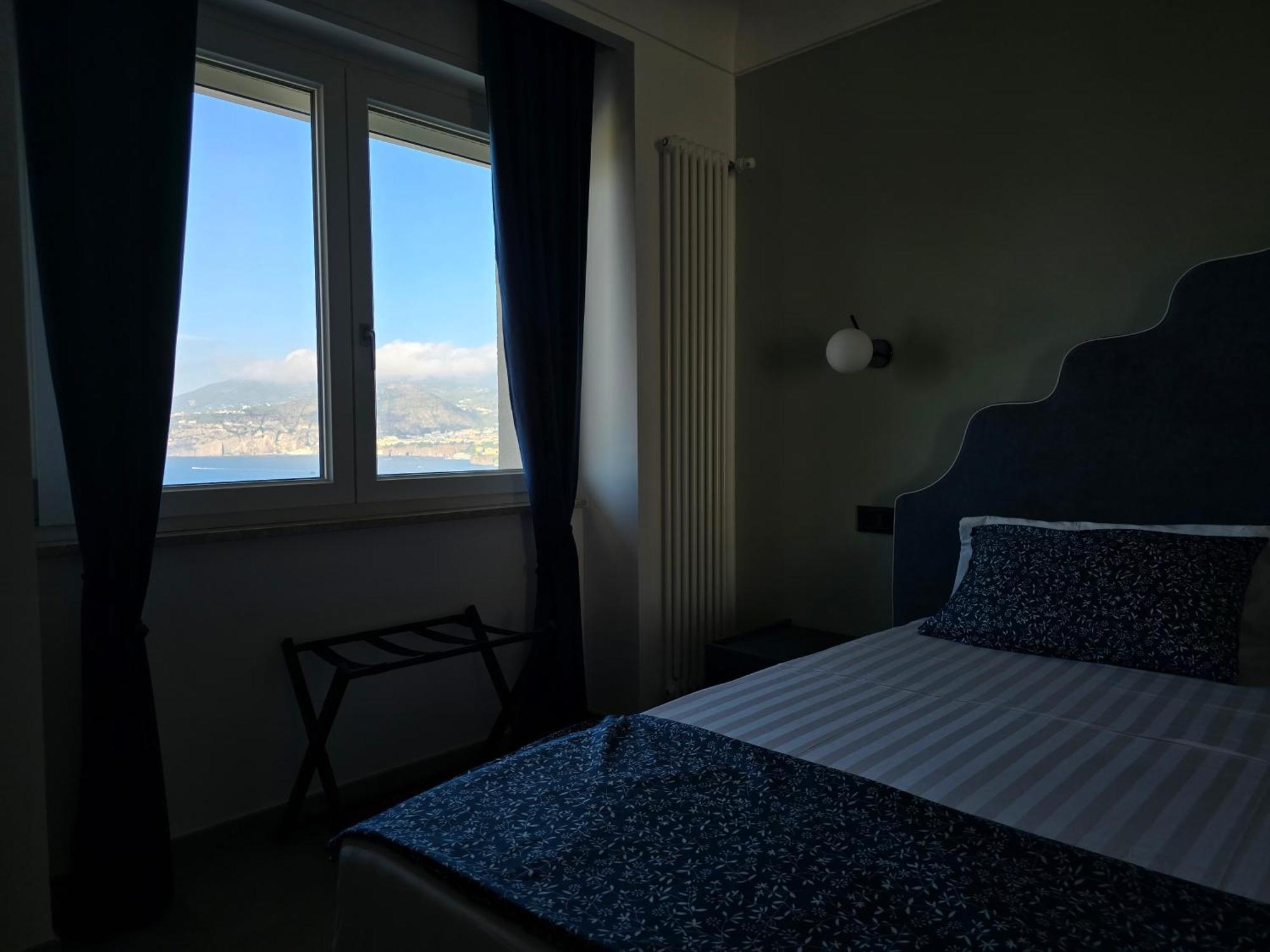 Laca - Sensational Coast View With Jacuzzi Appartamento Sorrento