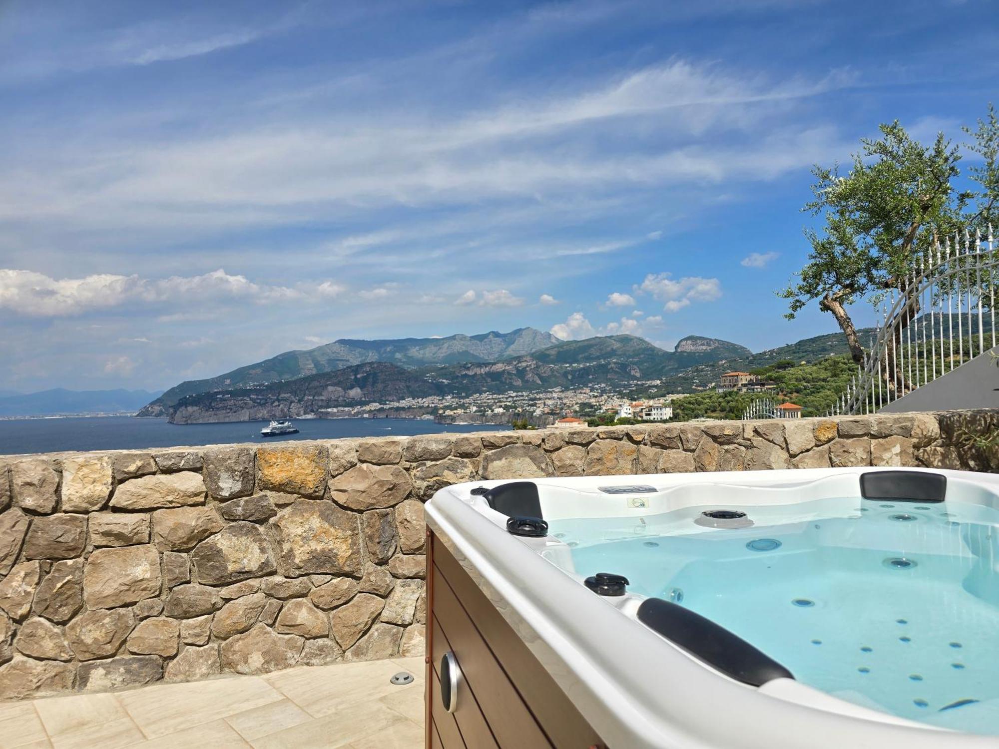 Appartamento Laca - Sensational Coast View With Jacuzzi Sorrento