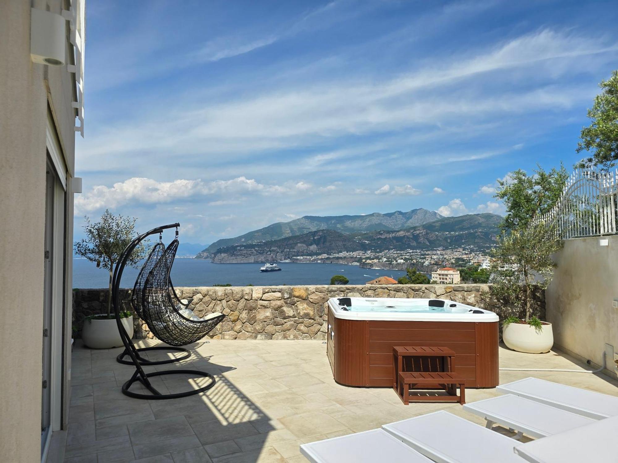 Apartment Laca - Sensational Coast View With Jacuzzi Sorrento