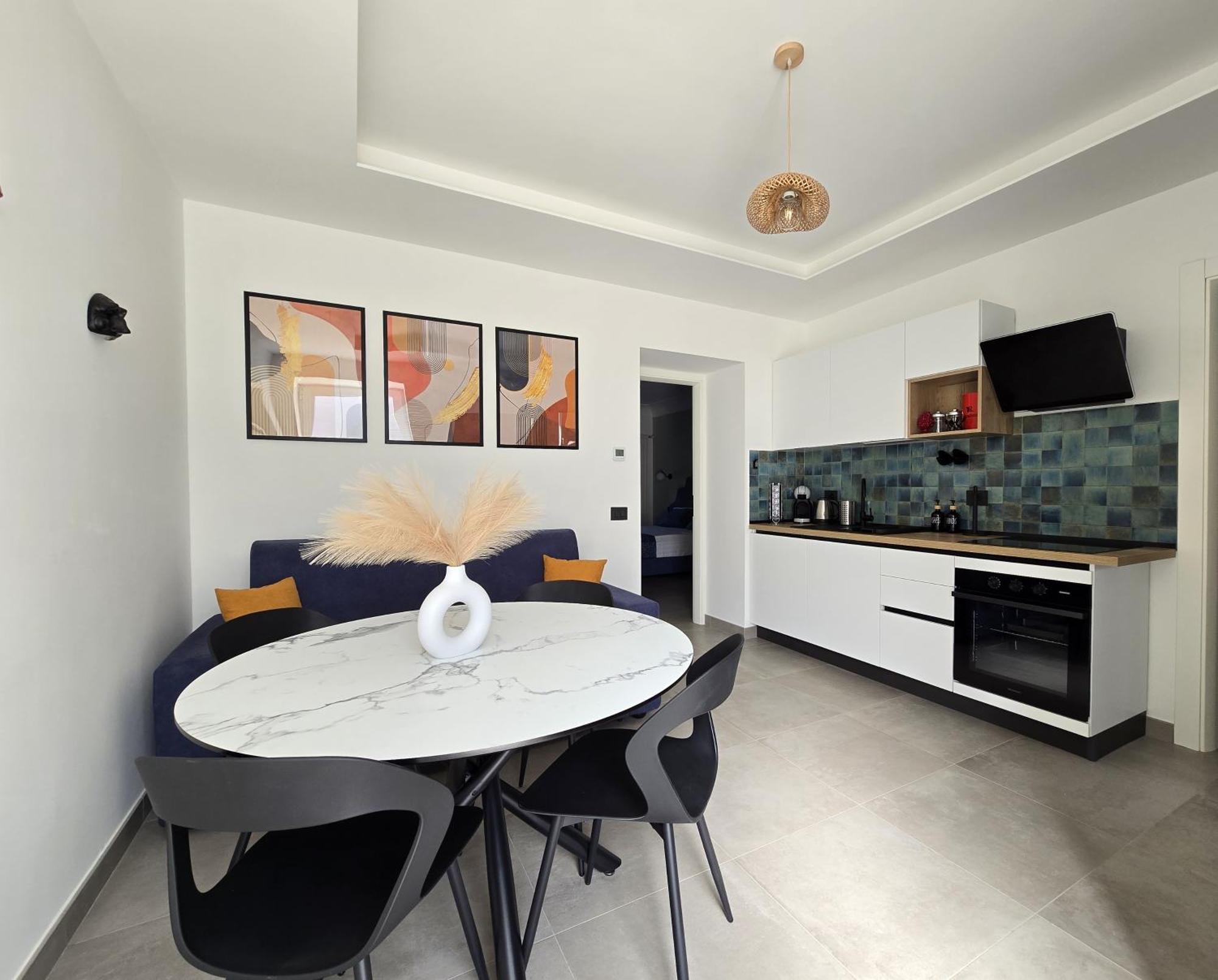 Apartment Laca - Sensational Coast View With Jacuzzi *